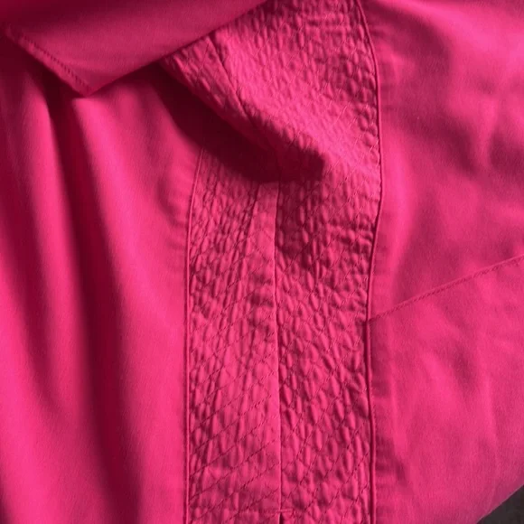 Bundle of 2 scrub tops and 1 scrub pants - Picture 12 of 16